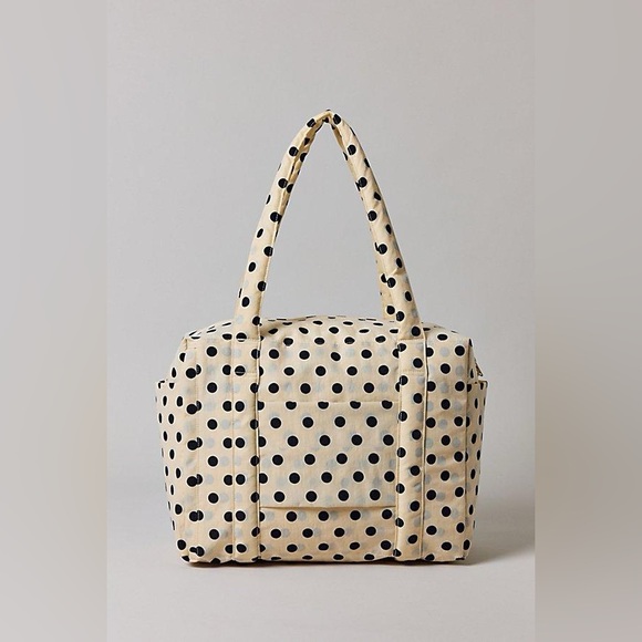 BAGGU Handbags - **SOLD** BAGGU small cloud carry on UO exclusive